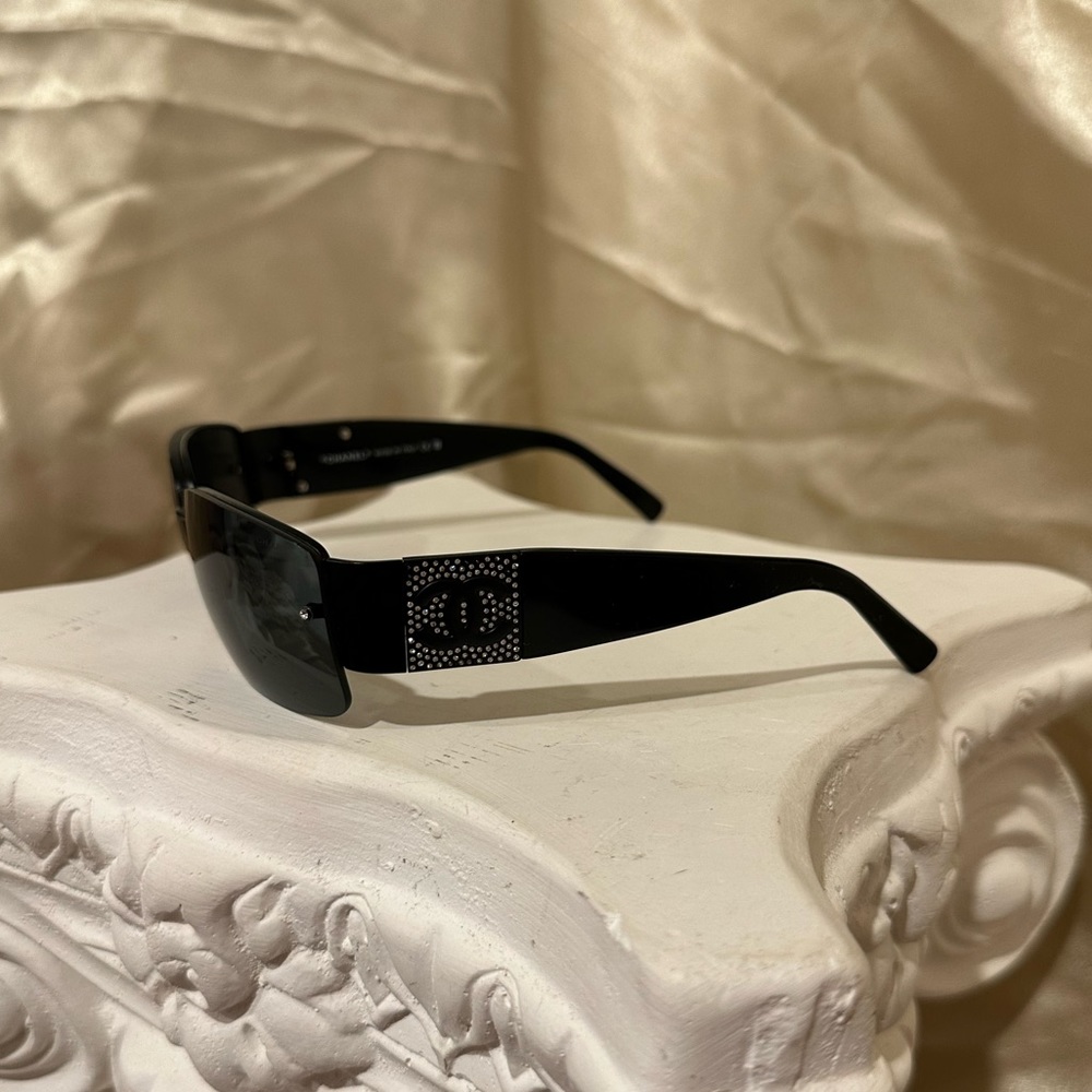 Chanel 4117 Rimless Crystal Rhinestone CC Y2K Sunglasses in Black Silver Hue - Picture 7 of 16